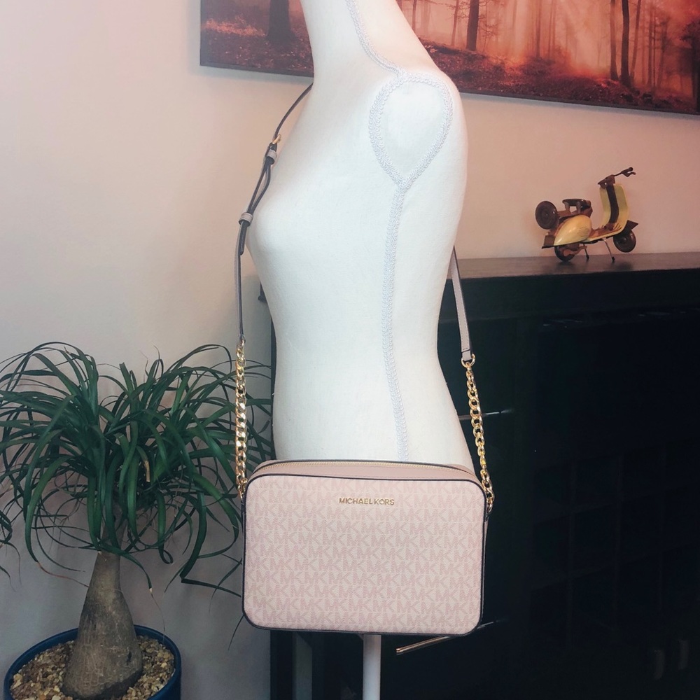 Michael Kors Jet Set Crossbody Wallet Set - Picture 7 of 8